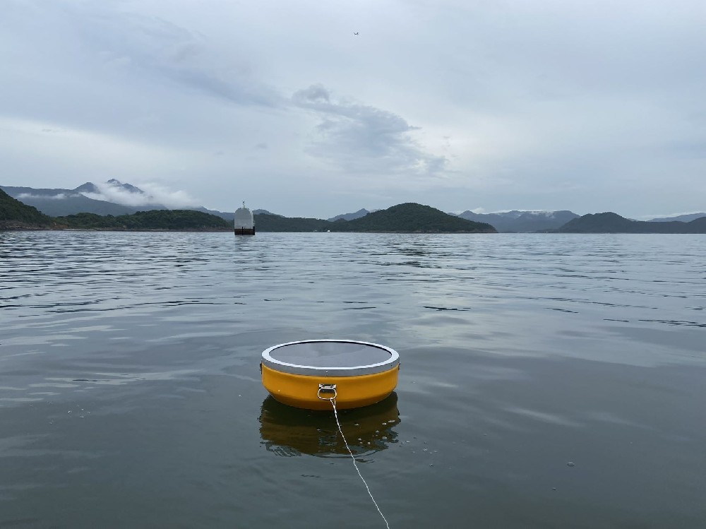 浮标水质监测站实拍案例-香港銀線灣